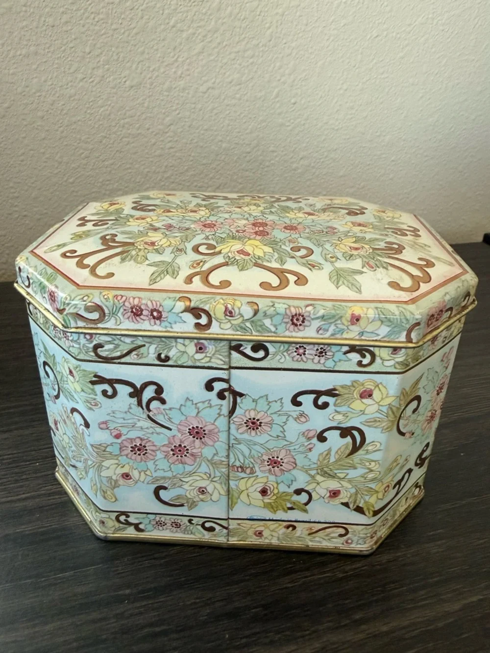 Vintage Floral Meister Tin box with lid made in Brazil